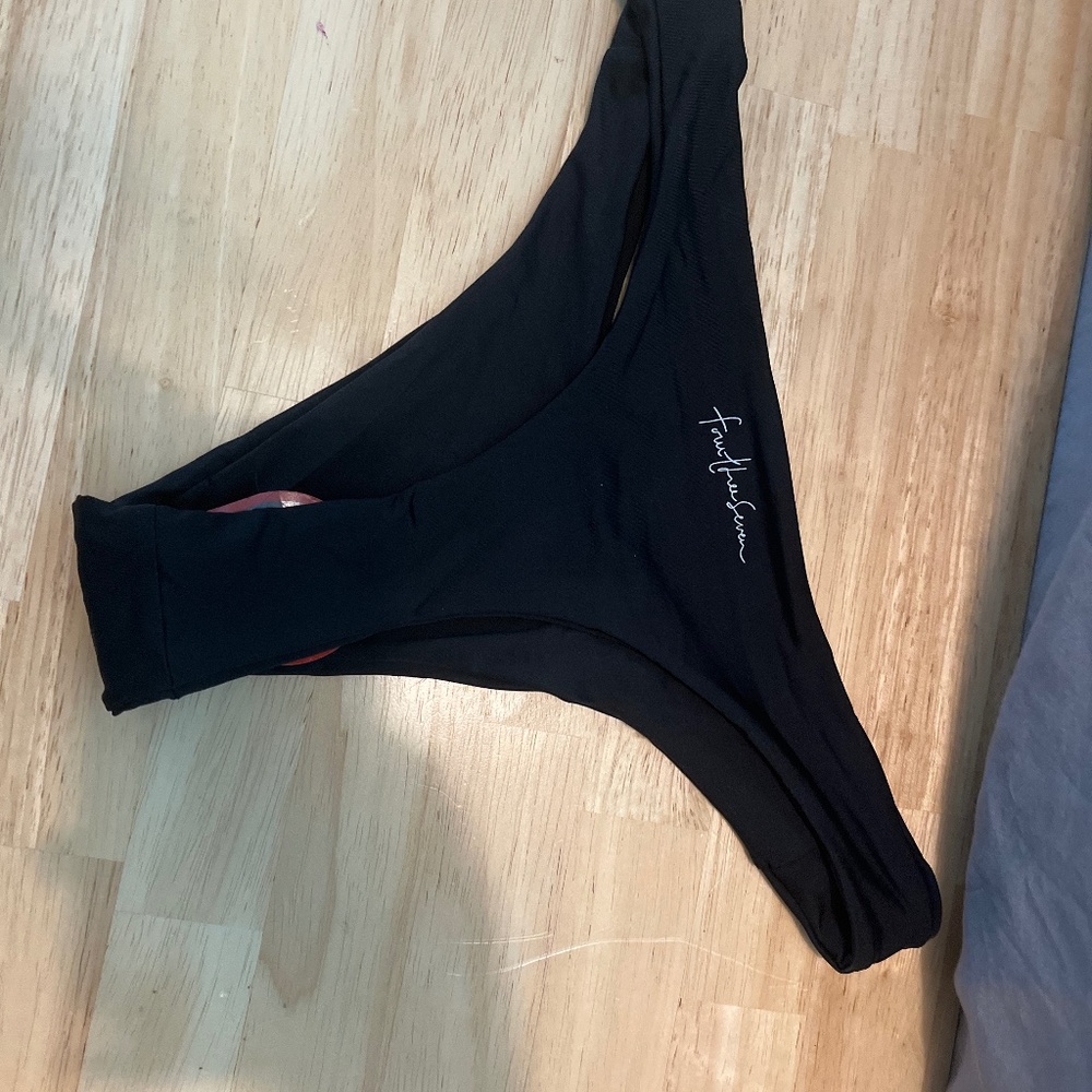 437 the Kenzie bottoms/ black